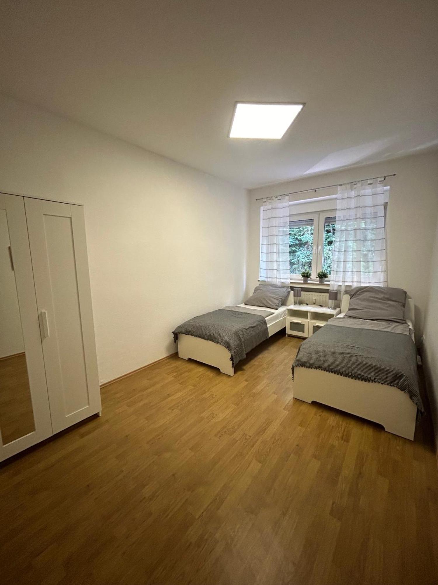Gemuetliche Ferienwohnung - Voll Ausgestattet, Zentral Aber Ruhig ! Wuppertal Exterior foto